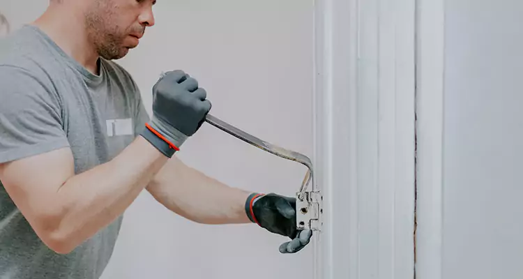 Cracked Door Jamb Repair in Coral Springs, FL