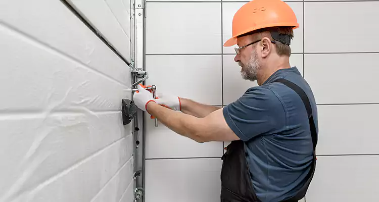 Emergency Garage Door Repair in Coral Springs, FL