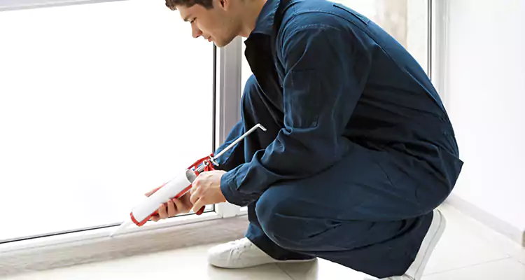 Window Glass Caulk Repair in Coral Springs, FL