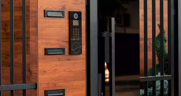 Automatic Door Maintenance in Coral Springs, FL
