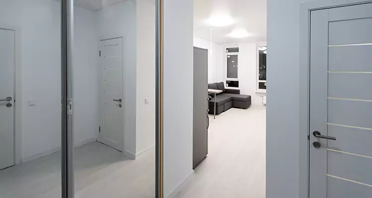 Modern Mirrored Closet Doors Repair in Coral Springs, FL