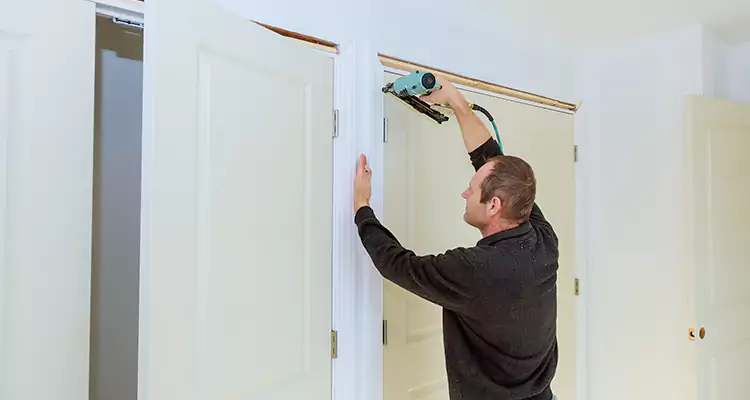 Top Rated Door Fixing ServiceFixing Garage Door Track in Coral Springs, FL