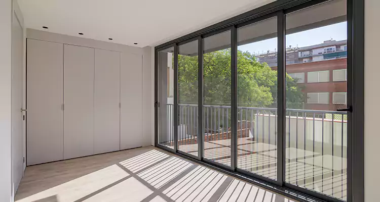Fix Sliding Screen Door Track in Coral Springs, FL